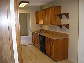 Beautiful 3 bd. Eastpointe home for rent in Eastpointe, MI (Photo 4 of 6)