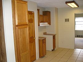 Beautiful 3 bd. Eastpointe home for rent in Eastpointe, MI (Photo 5 of 6)