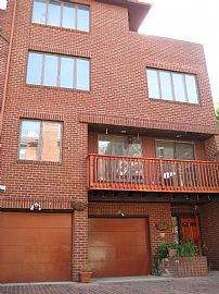 Luxurious Townhouse with 2 Car Garage in Philadelphia, PA