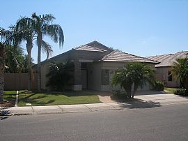 Furnished home near Golf Course and lake in Chandler, AZ