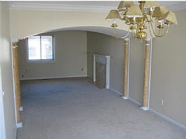 Spacious 3 bed, 2.5 bath West County Tow in Ellisville, MO (Photo 3 of 3)