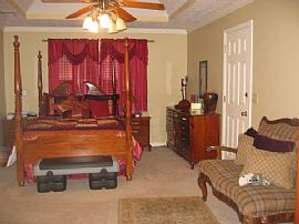 4br Beautiful House 2.5bth/ 2 Car Garage in Snellville, GA (Photo 4 of 6)