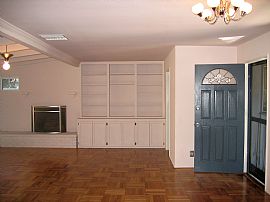 Beautiful Valley Glen Home in Van Nuys, CA (Photo 2 of 6)