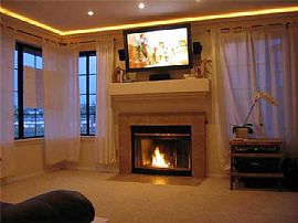 Waterfront 2/2 Condo in Ocean Beach, CA (Photo 4 of 6)