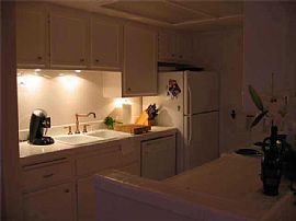 Waterfront 2/2 Condo in Ocean Beach, CA (Photo 5 of 6)