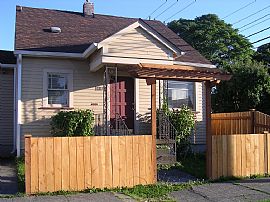 3bdrm, 1.5bth house ready to rent! in Tacoma, WA