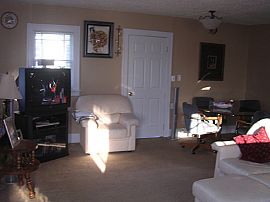 3bdrm, 1.5bth house ready to rent! in Tacoma, WA (Photo 4 of 6)