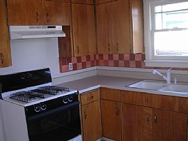 3bdrm, 1.5bth house ready to rent! in Tacoma, WA (Photo 5 of 6)