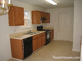 Beautiful Home in Wonderful Community  in Concord, NC (Photo 3 of 6)