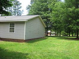 Beautiful Duplex with plenty of yard.  in Gastonia, NC (Photo 2 of 3)