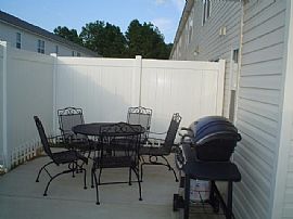 Beautiful Townhouse/ Quiet Neighborhood in Winterville, NC (Photo 3 of 5)