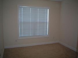 Beautiful Townhouse/ Quiet Neighborhood in Winterville, NC (Photo 4 of 5)