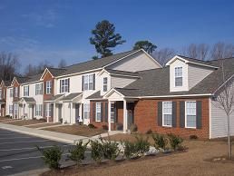 Beautiful Townhouse/ Quiet Neighborhood in Winterville, NC (Photo 5 of 5)