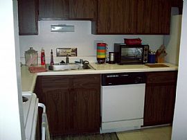 1 Bd, 1 Bath 800 Sq. Ft. Apartment in Farmington Hills, MI (Photo 2 of 4)