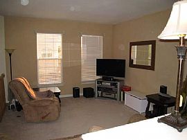 Bright Newer 3bdrm Garage Twnhme  in Ashburn, VA (Photo 4 of 4)