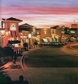 Trilevel, Lake View, 6 bedroom House in Calabasas, CA (Photo 2 of 6)