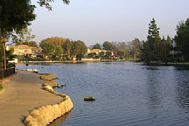 Trilevel, Lake View, 6 bedroom House in Calabasas, CA (Photo 4 of 6)