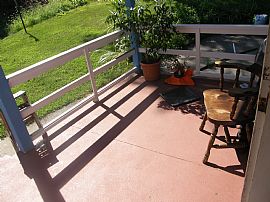 Quiet,Comfy Apt.Ideal 4 Commuter/Shopper in Ansonia, CT (Photo 5 of 6)