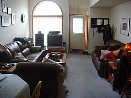 Spacious 2+ BR townhome w/loft located m in Fridley, MN (Photo 4 of 4)