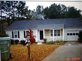 Nice Single Familey Home For Rent in Rex, GA