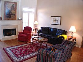 Executive 4 Bedroom close to Mall of GA in Hoschton, GA (Photo 3 of 6)