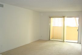 ** Centrally Located 2 Bedroom Condo in  in Las Vegas, NV (Photo 3 of 5)