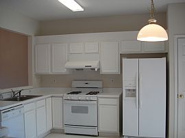 Decent Townhouse in Peachtree Corners in Peachtree Corners, GA (Photo 3 of 6)