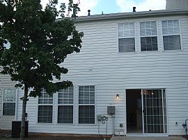 Decent Townhouse in Peachtree Corners in Peachtree Corners, GA (Photo 5 of 6)