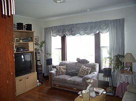 Sunny Spacious 4 Bedroom in Palmer, MA (Photo 4 of 6)