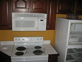 HUGE 2 bedroom - Won't last long! in Cleveland Heights, OH (Photo 4 of 4)