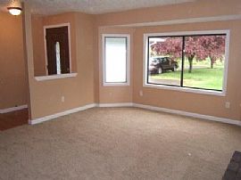 Spacious Family Home on Private .25 Acre in Vancouver, WA (Photo 4 of 6)