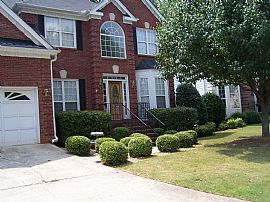 Roswell, GA -5br/2.5ba/2car-GREAT SCHOOL in Roswell, GA (Photo 3 of 4)