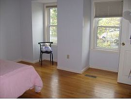 4 Bedrooms Derryfield Condominium in Manchester, NH (Photo 2 of 4)