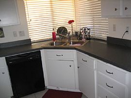 Huge 3bd/2bt Townhome for Rent in San Diego, CA (Photo 3 of 4)