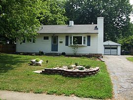 Adorable House, NEW FLOORING, HUGE YARD in Louisville, KY