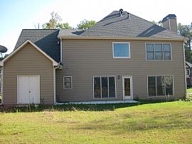 Like New Traditonal 2 Story Home in Acworth, GA (Photo 2 of 6)