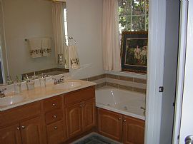 Immaculate Home in Great Neighborhood in Ooltewah, TN (Photo 4 of 6)