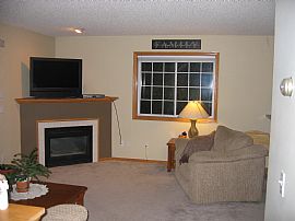 2+ Bedroom Townhome--Great Location!!! in Burnsville, MN (Photo 2 of 5)