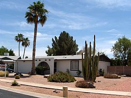 Lake & pool around the corner in Mesa, AZ
