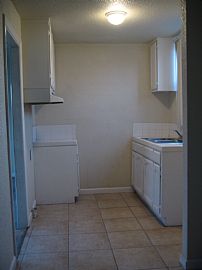 Clean and Bright  1 bedroom  in South Gate, CA (Photo 2 of 6)