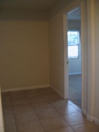 Clean and Bright  1 bedroom  in South Gate, CA (Photo 5 of 6)