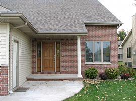 Executive Duplex in Wooded Neighborhood in Kimberly, WI (Photo 2 of 6)
