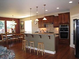 4Br Home in Convenient Location in Vancouver, WA (Photo 2 of 5)