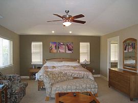 4Br Home in Convenient Location in Vancouver, WA (Photo 3 of 5)