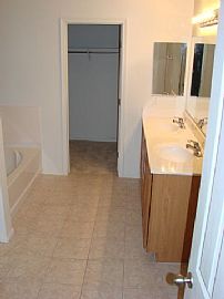 Charming 3 bed/2bath Surprise home in Surprise, AZ (Photo 4 of 6)