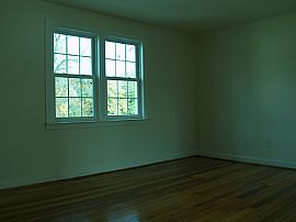 NEWLY RENOVATED ONE AND TWO BEDROOMS!!!! in Hampton, VA (Photo 4 of 6)