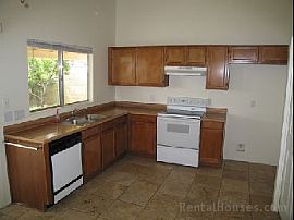 Glendale Home Mature Tree Shaded in Glendale, AZ (Photo 4 of 6)