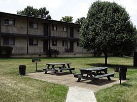 Fall ino Whispering Hills in Nashville, TN (Photo 4 of 6)