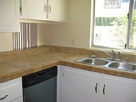 Large Remodeled 3+2 Townhouse in Tarzana, CA (Photo 5 of 5)