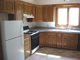 Cute  2bd Condo-Available Immediately in Saint Paul, MN (Photo 3 of 5)